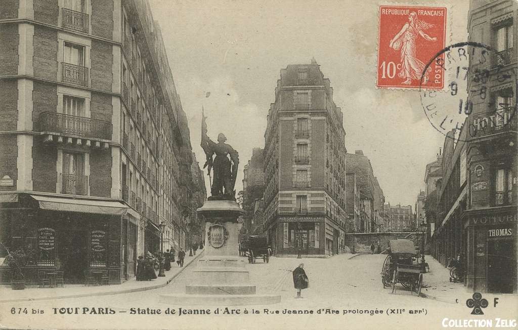 674 bis - Statue de Jeanne d'Arc à la Rue Jeanne d'Arc prolongée