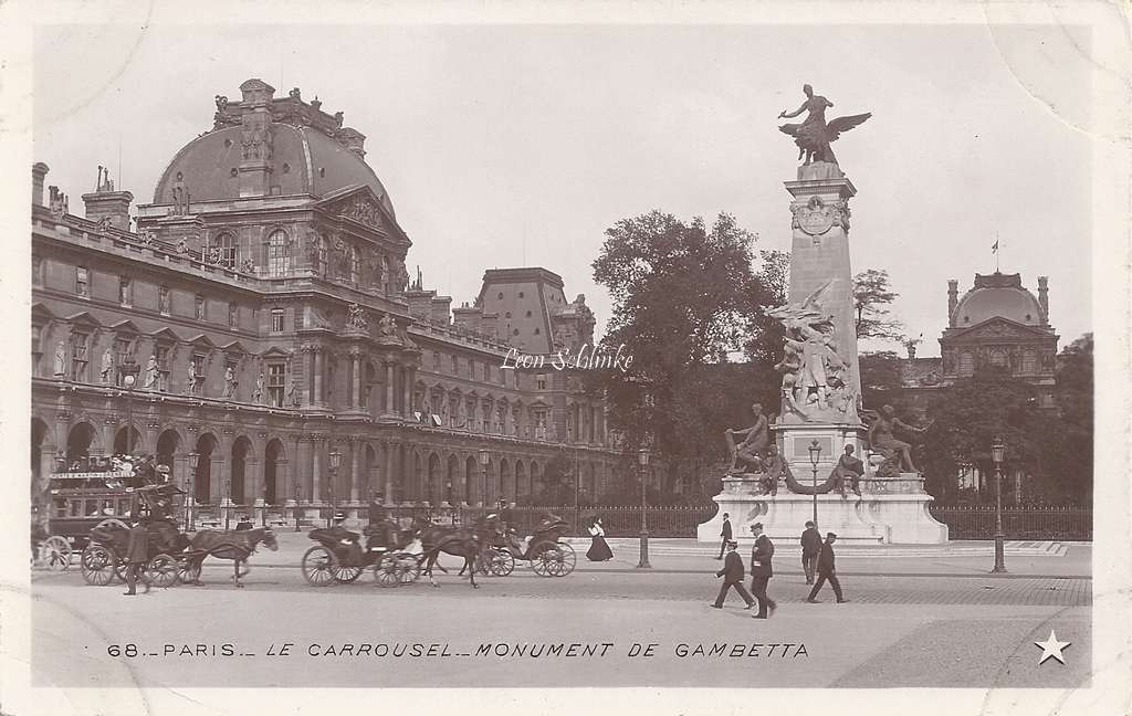 68 - Le Carrousel - Monument de Gambetta