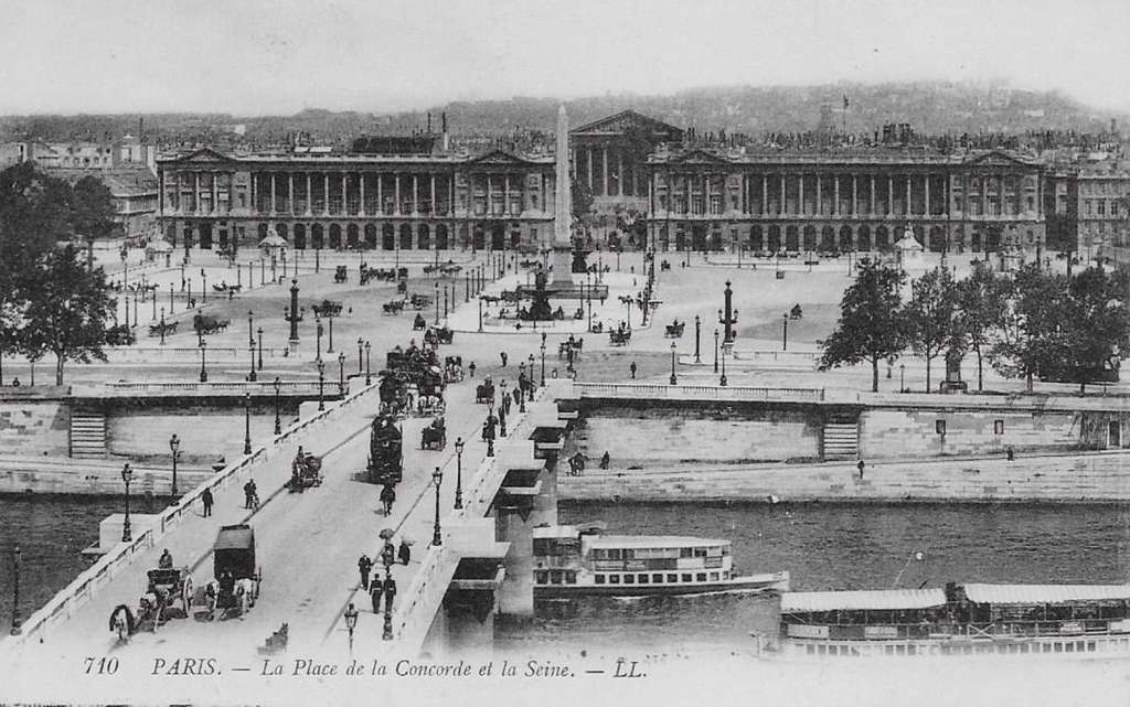 710 - PARIS - La Place de la Concorde et la Seine