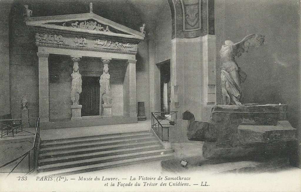 733 - PARIS - Le Musée du Louvre - La Victoire de Samothrace ...