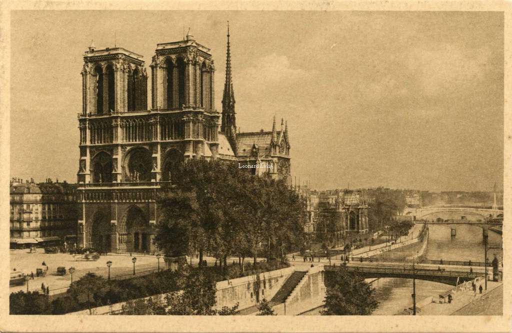 75 - Notre-Dame de Paris - Vue générale