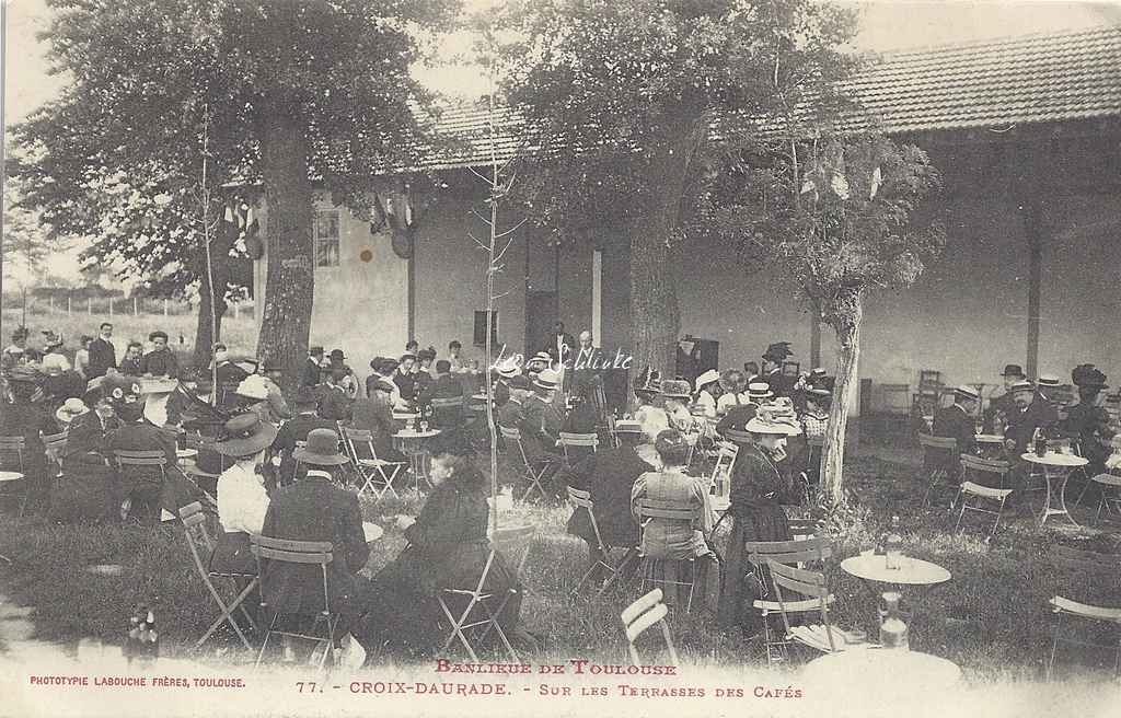 77 - Croix-Daurade - Sur les Terrasses des Cafés