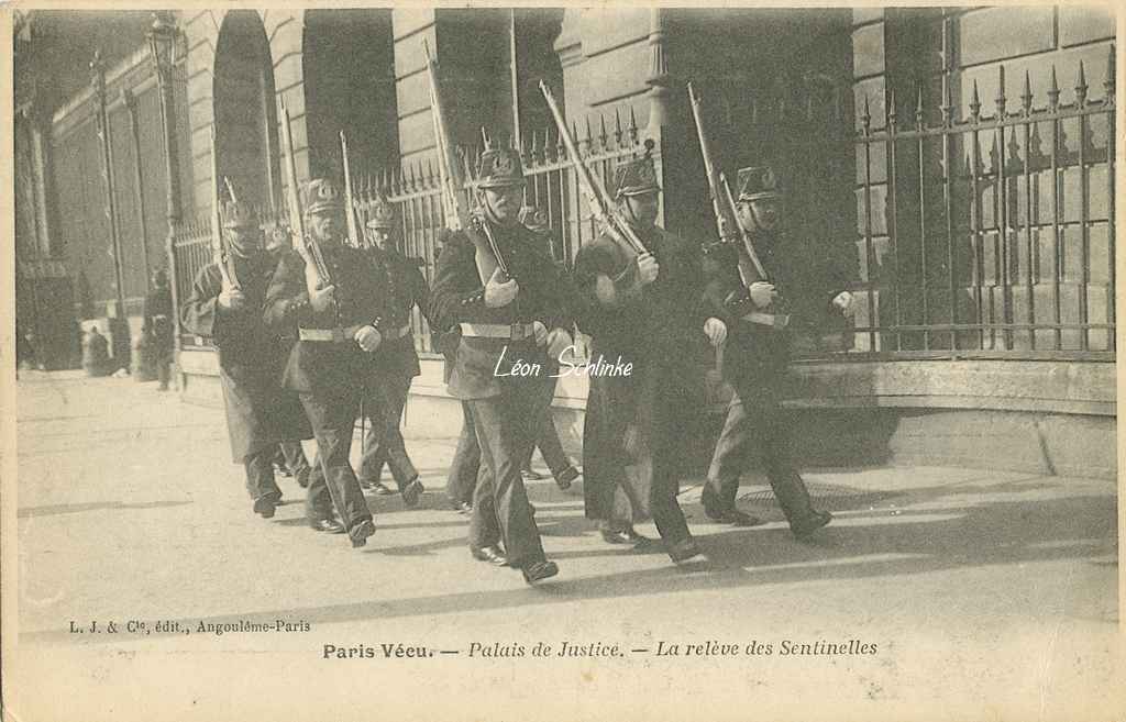 78 - Palais de Justice - La relève des Sentinelles