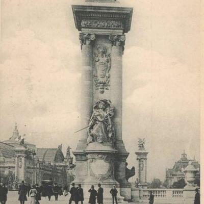 78 - Un des Piliers du Pont Alexandre III