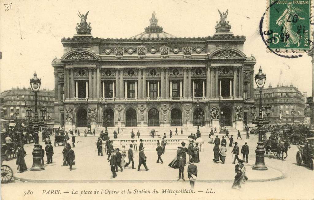 LL 780 (vue 7) - La Place de l'Opéra et la Station du Métropolitain