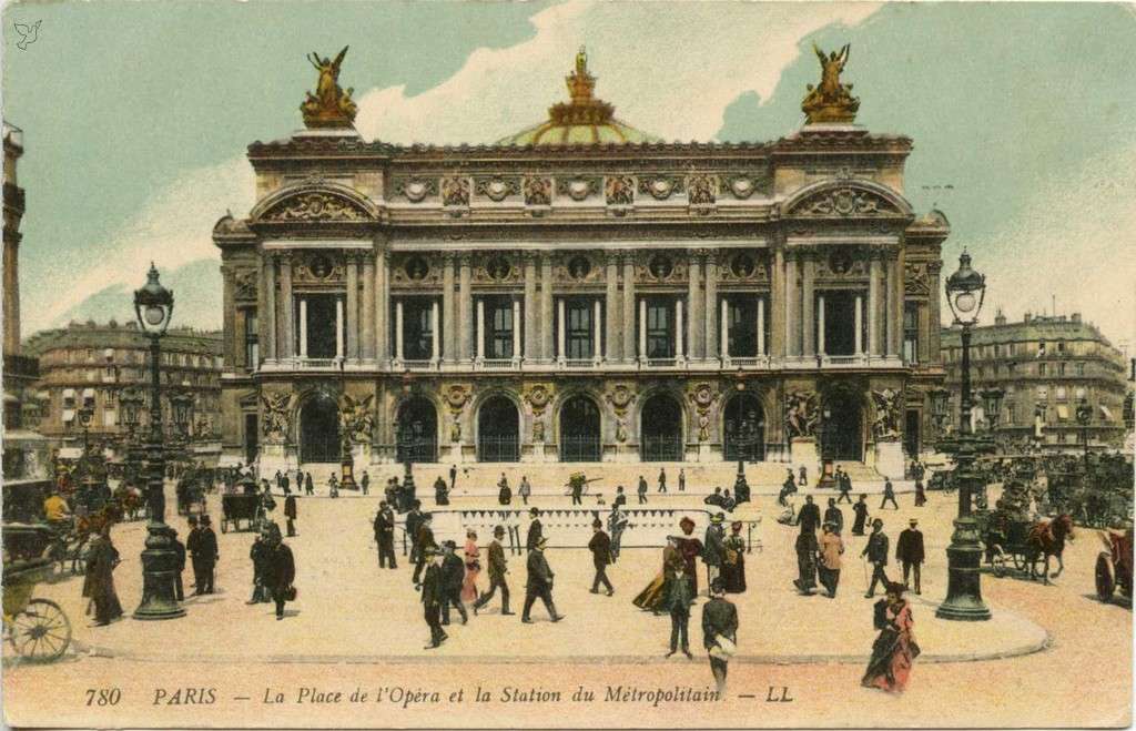 LL 780 (vue 7c) - La Place de l'Opéra et la Station du Métropolitain