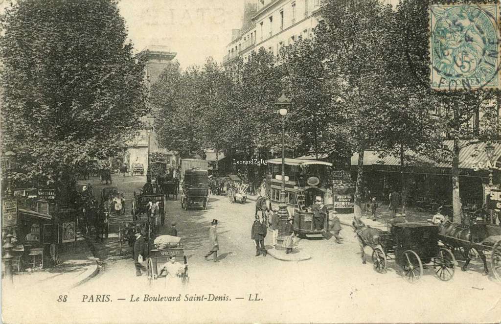 88 - PARIS - Le Boulevard Saint-Denis