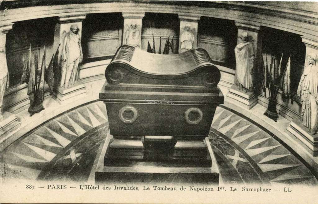 887 - PARIS - L'Hôtel des Invalides. Le Tombeau de Napoléon Ier. Le Sarcophage