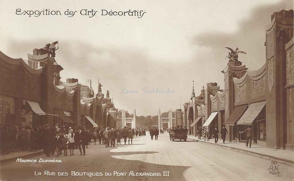 90 - La Rue des Boutiques du Pont Alexandre III