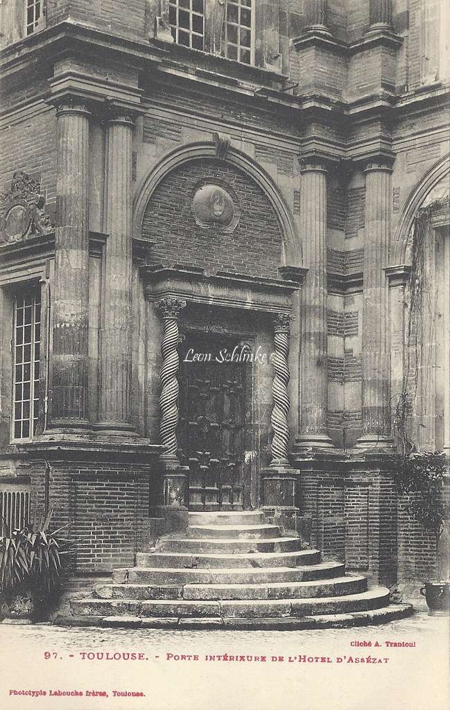 97 - Porte intérieure de l'Hôtel d'Assézat