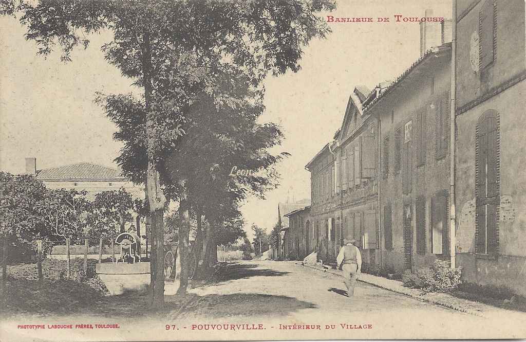 97 - Pouvourville - Intérieur du Village
