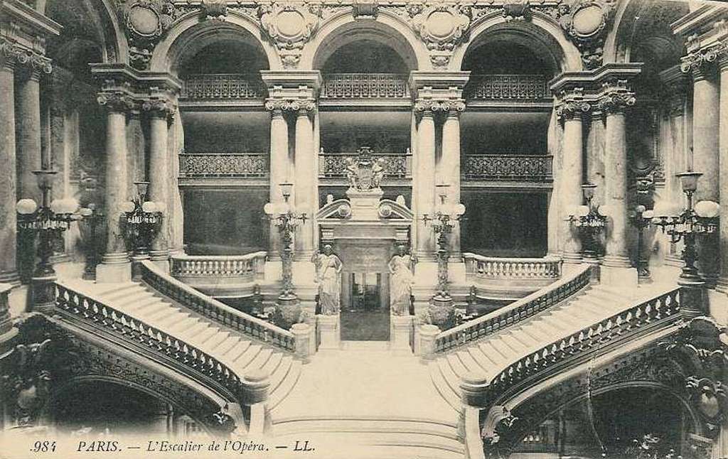 984 - PARIS - L'Escalier de l'Opéra