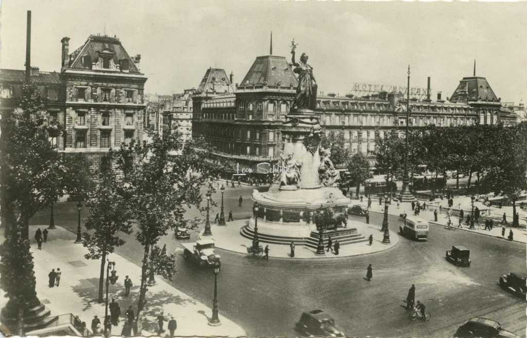 A.C. 37 - PARIS - La Place de la République