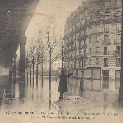 A. Noyer 82 - Paris inondé Rue Clodion et Bd de Grenelle