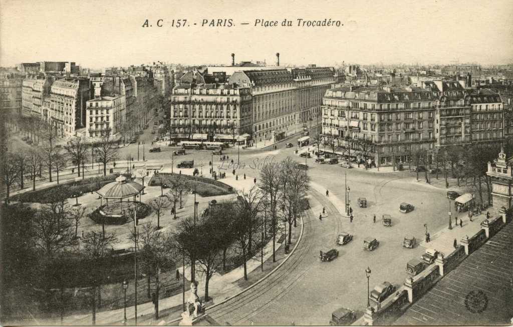 AC 157 - Place du Trocadéro