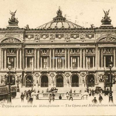 AP 170 - PARIS - L'Opéra et la station du Métropolitain.