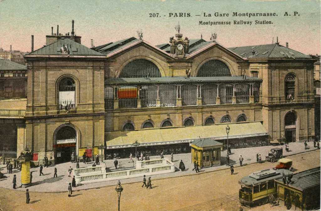 AP 207 - PARIS - La Gare Montparnasse