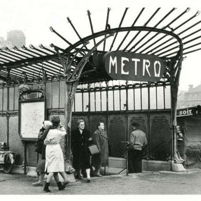 Association Soleil - Entrée du métro place de la Nation 1961