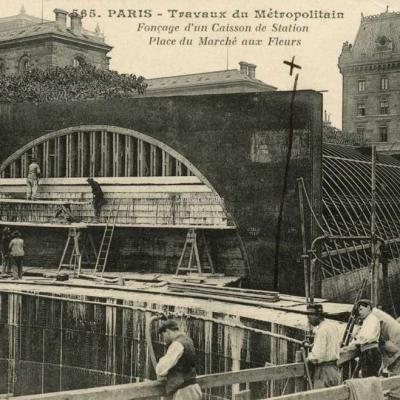 CM 565 - PARIS - Fonçage d'un Caisson de Station Place du Marché aux Fleurs