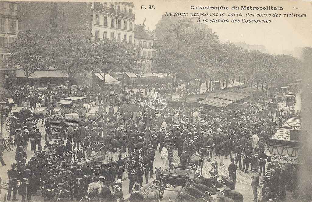 CM - Catastrophe 1903 - En attendant la sortie des corps
