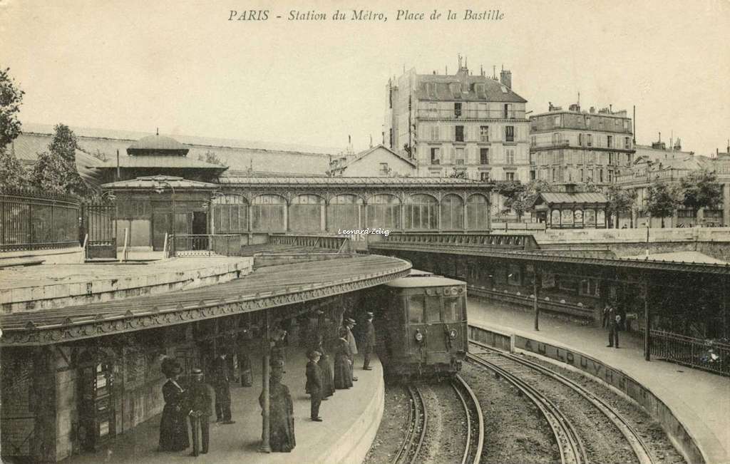 Comptoir industriel - PARIS - Station de Métro, Place de la Bastille