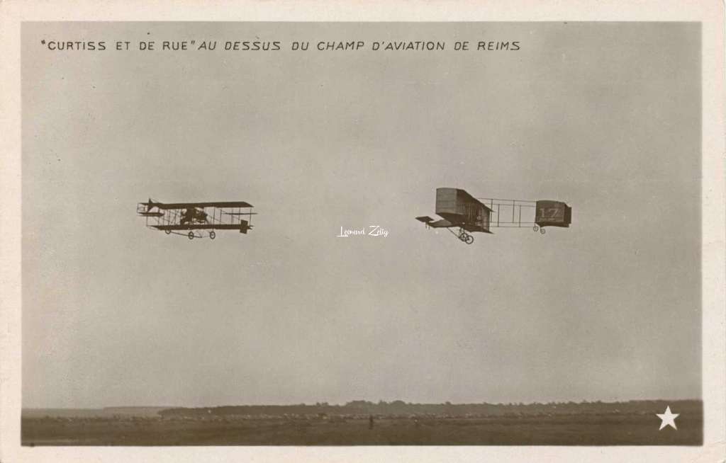 Curtiss et De Rue au dessus du Champ d'Aviation de Reims