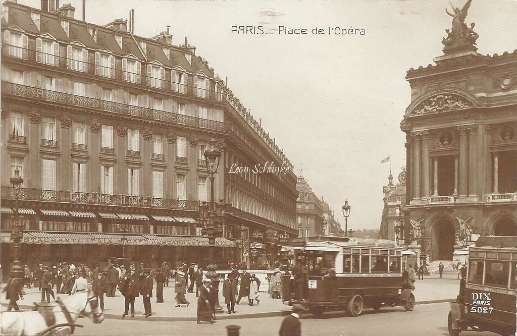 DIX 5027 - Place de l'Opéra