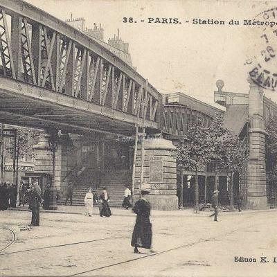 EL 38 - Station du Metropolitain Barbès