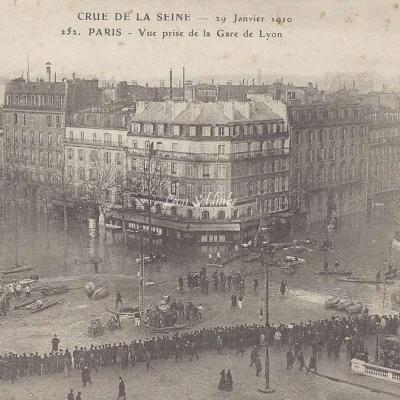 ELD 252 - Crue de la Seine, vue prise de la Gare de Lyon