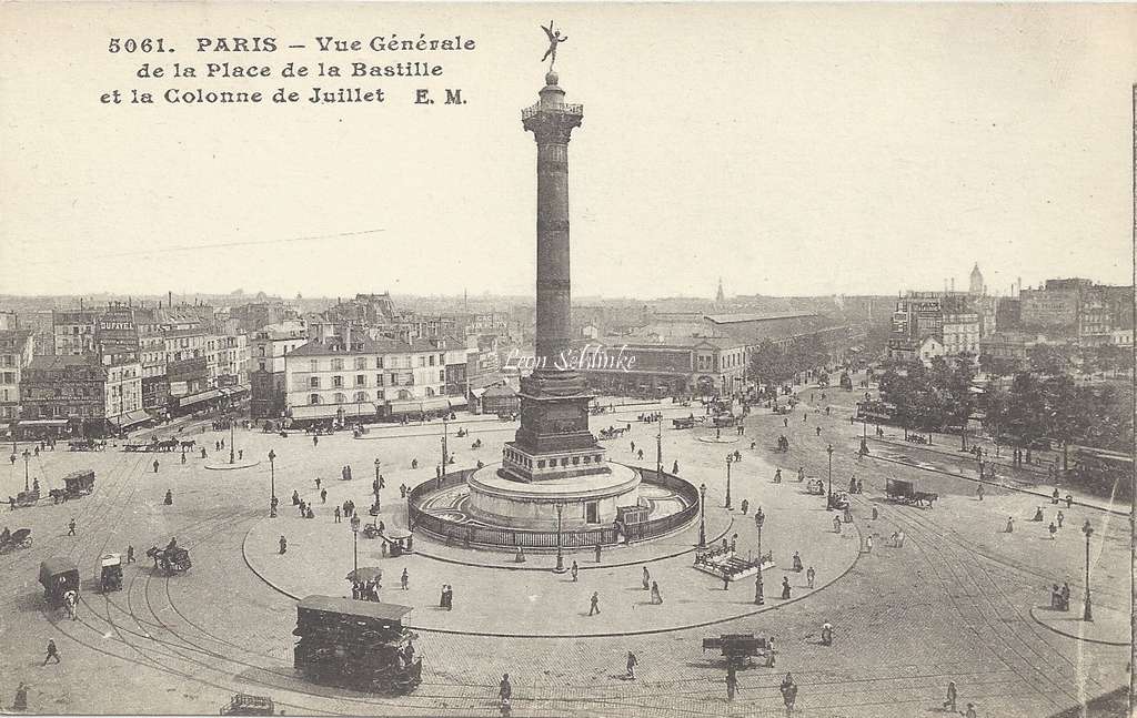 EM 5061 - Vue générale de la Place de la Bastille