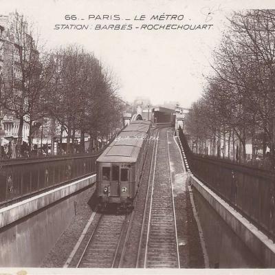 EOK 66 - Le Metro - Station Barbès-Rochechouart
