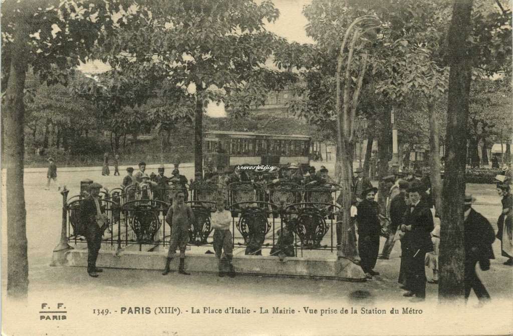 FF 1349 - PARIS - La Place d'Italie - La Mairie - Vue prise de la Station du Métro