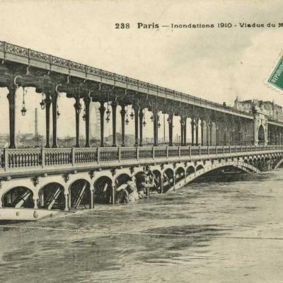 FF 238 - Inondations 1910 - Viaduc du Métro à Passy
