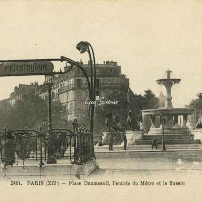 FF 2461 - Place Daumesnil, entrée du Métro et Bassin