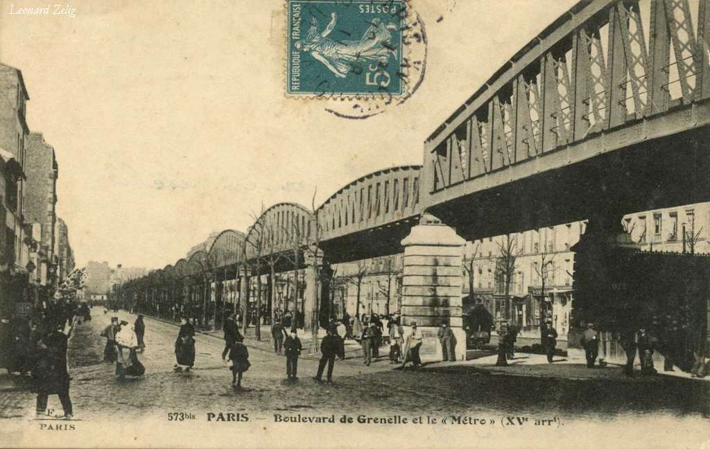 FF 573 bis - PARIS - Boulevard de Grenelle et le Métro (XV° arrt)