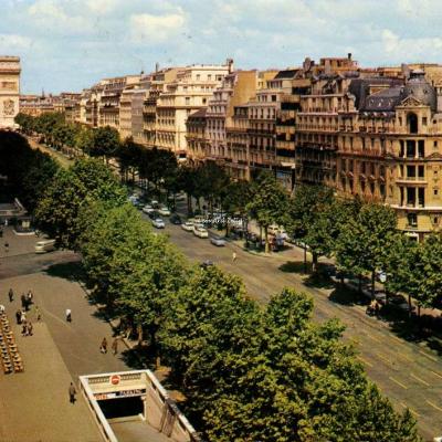Guy 149 - PARIS - L'avenue des Champs-Elysées au fond l'arc de triomphe de l'Etoile