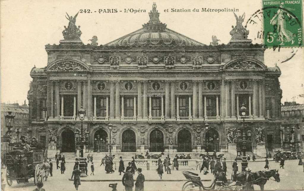 Inconnu 242 - PARIS - L'Opéra et Station du Métropolitain