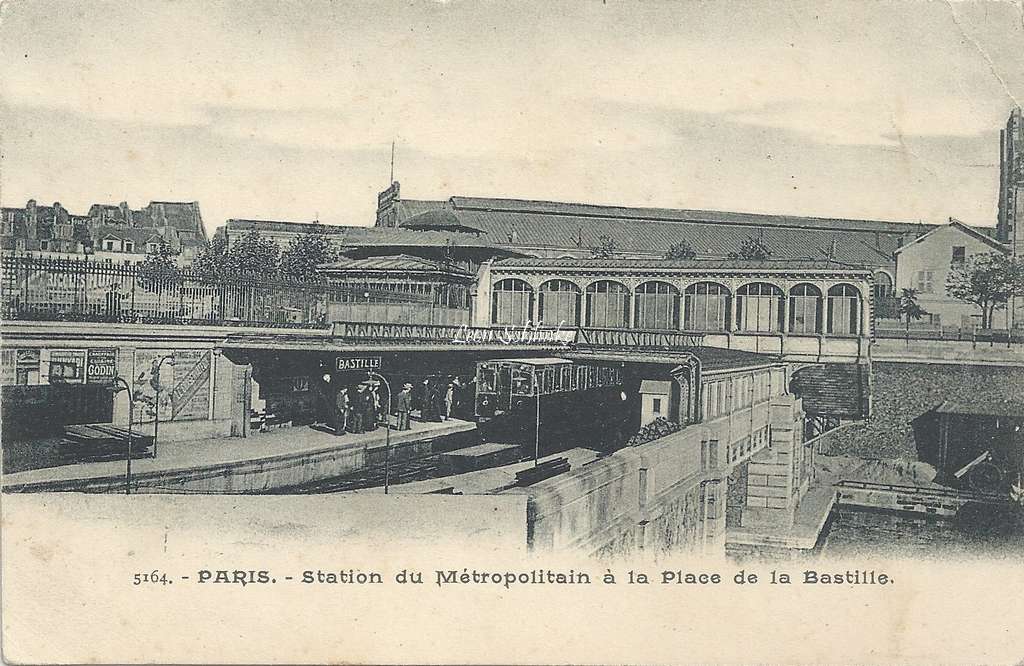 Inconnu 5164 - Station du Metropolitain à la Place de la Bastille