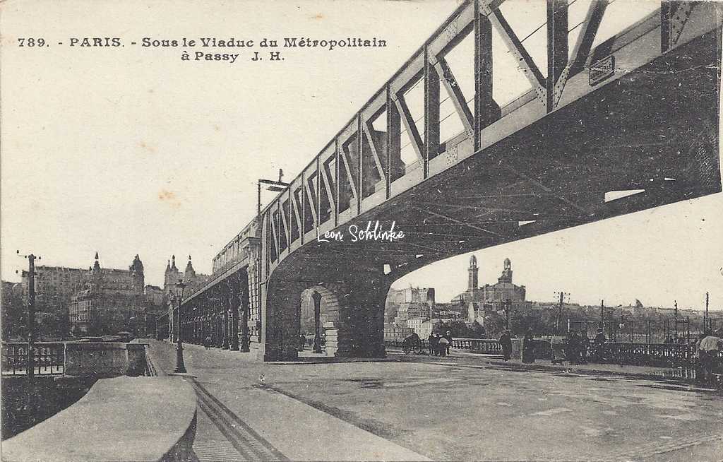 JH 789 - Sous le Viaduc du Métro à Passy