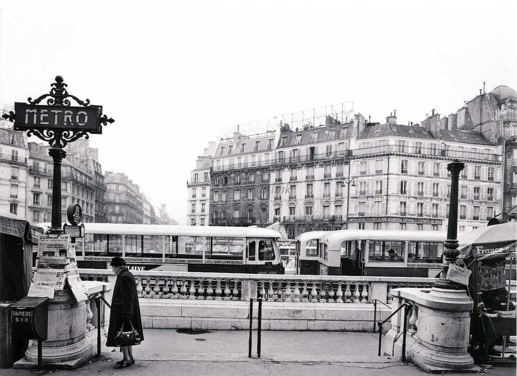 L4 - Montparnasse Bienvenüe - Entrée Cassien-Bernard et Autobus TN4H