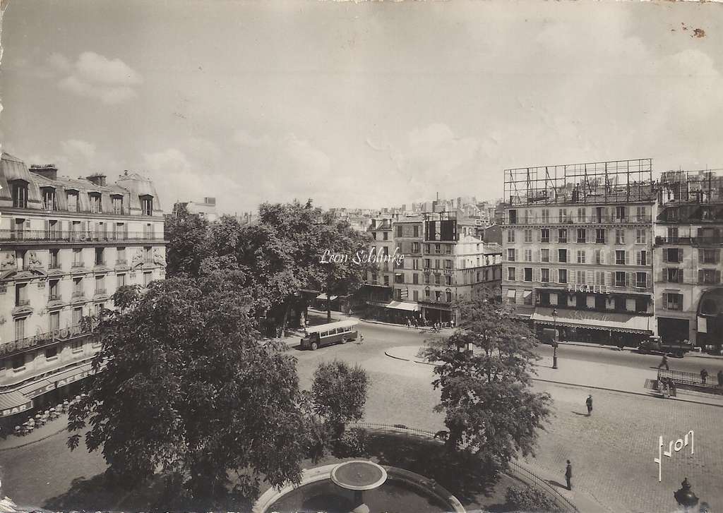 YVON - La Place Pigalle - Le Tabac