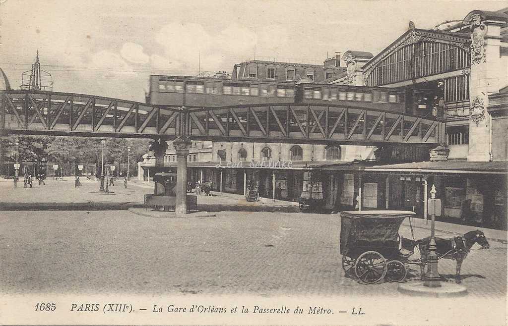 LL 1685 - La Gare d'Orléans et la Passerelle du Métro
