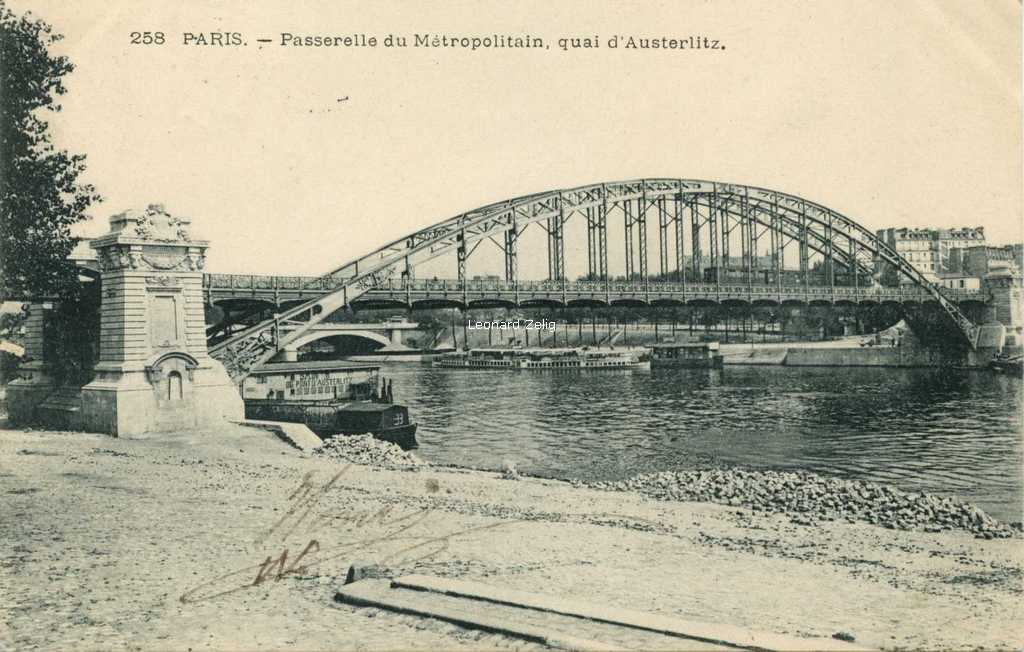 Marmuse 258 - Passerelle du Métropolitain, quai d'Austerlitz