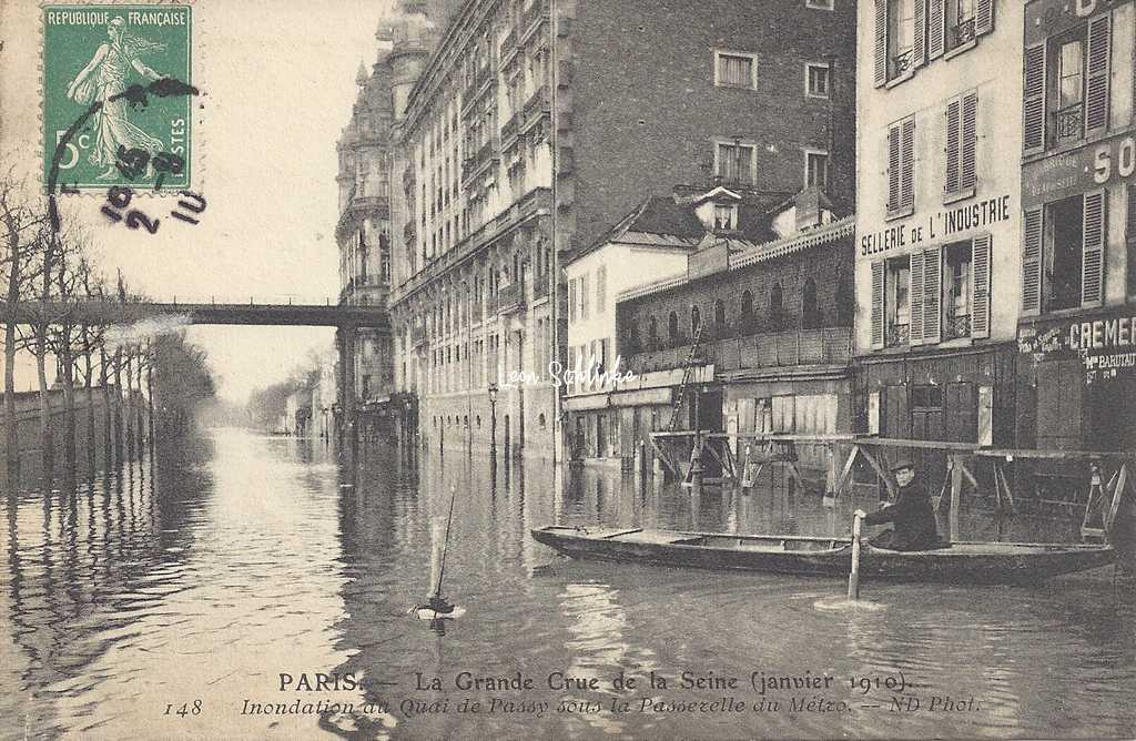 ND 148 - Inondations 1910 - Quai de Passy sous la Passerelle du Métro