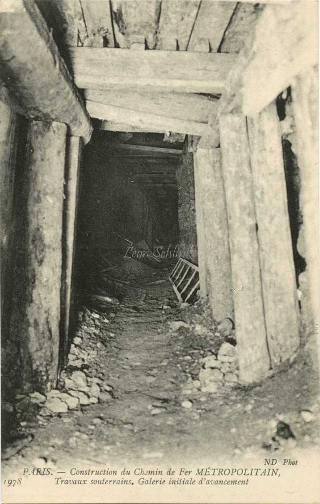 ND 1978 - Travaux souterrains, galerie initiale d'avancement