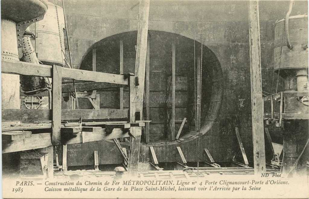 ND 1985 - Caisson métallique de la Gare Saint-Michel