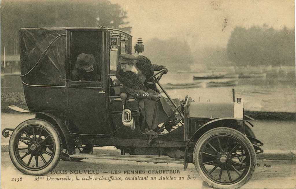 ND 2336 - Mme Decourcelle, un Autotax au Bois