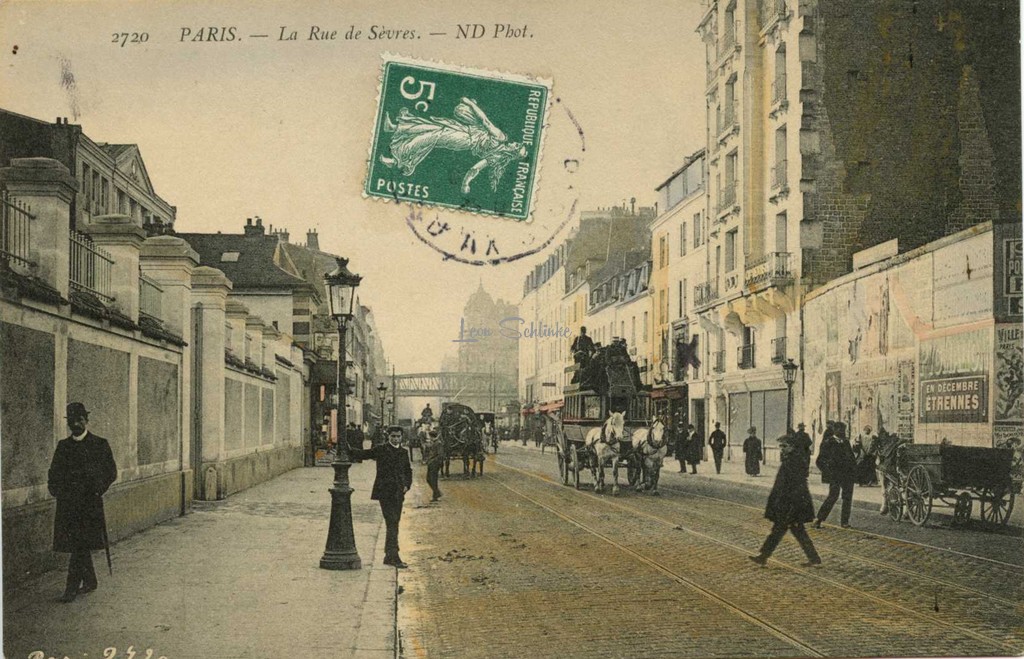 ND 2720 - La Rue de Sèvres
