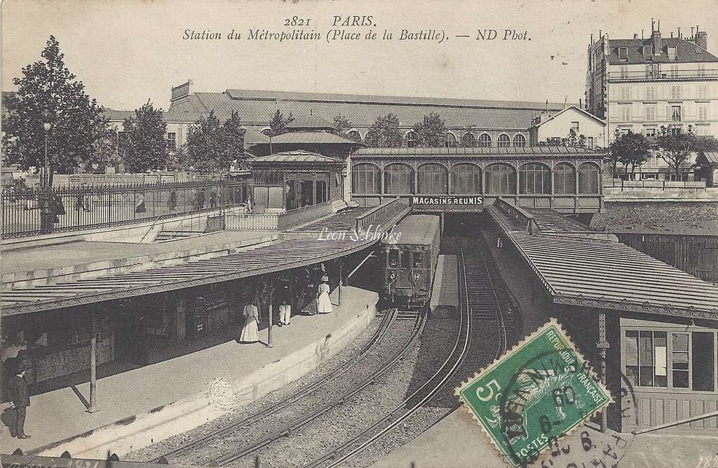 ND 2821 - Station du Metropolitain (Place de la Bastille)