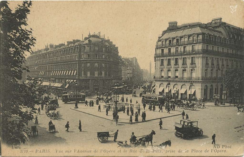 ND 3710 -  PARIS - Vue sur l'avenue de l'Opéra et la Rue de la Paix